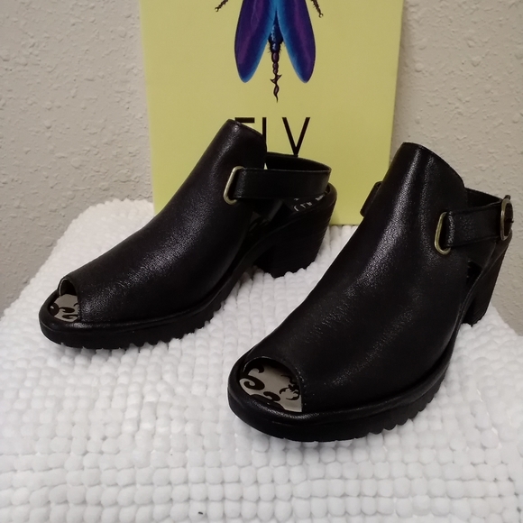 Fly London BNIB black wena leather sandals - Picture 8 of 10